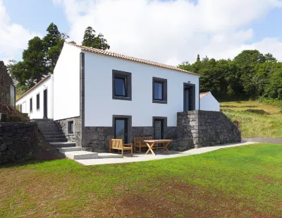 Areias da Prainha Hotels near Miradouro São Miguel Arcanjo