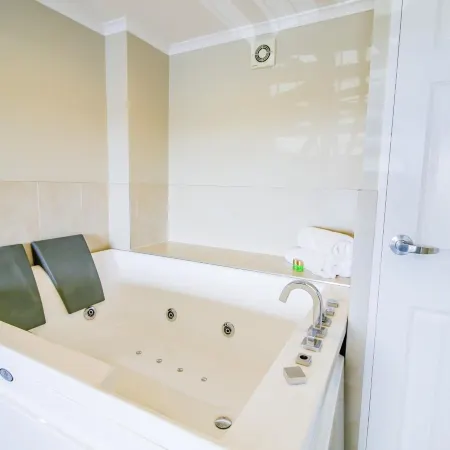 Aotea Motor Lodge
