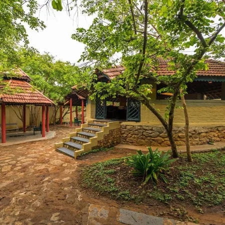 The Windflower Jungle Resorts and Spa Отели в г. Чамраджнагар