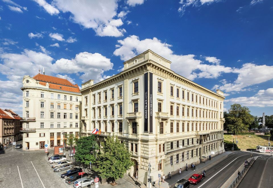 hotel overview picture