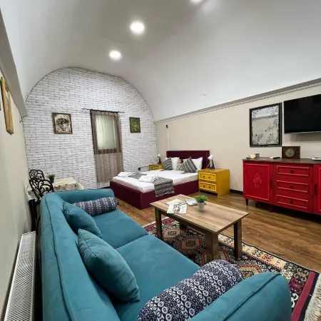 Old Rooms Hotel