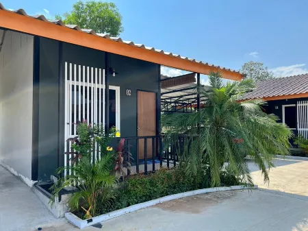 Zigzag Resort Nakorn Phanom Отели рядом с Аэропорт Накхонханом