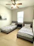 Relaxing 3BED 2BATH POOL Home w. Pond View & HOT TUB