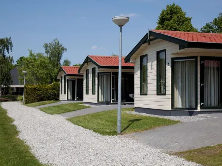 Well Furnished Mobile Home with Dishwasher Near Water