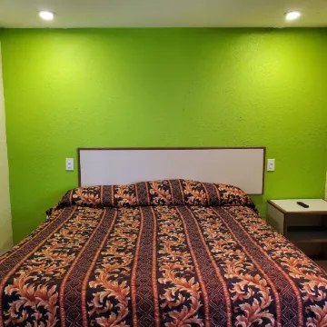 Travel Inn Motel Отели рядом с достопримечательностью «Арена «XL-центр»»