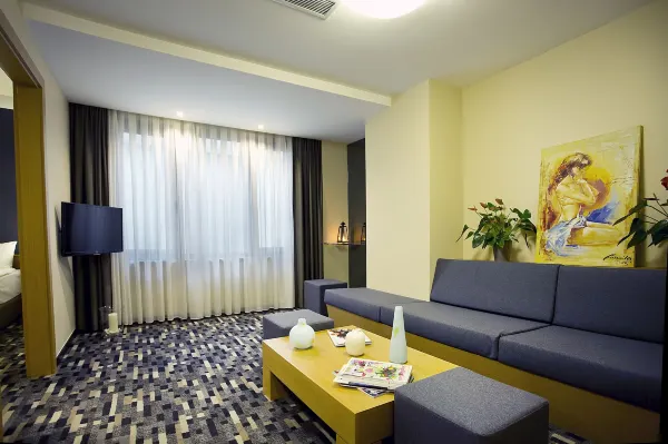 Tan Hotel - Special Category Kamar Photos