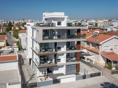 Sanders Evolution 2 Lovely 2 Bedroom Apartment with Balcony Hotel a 