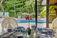 4-Br Pool Villa - Garden & Beach Access - Villas