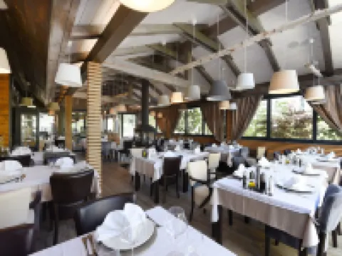 Lakeside Hotel Plitvice Hotels in Plitvicka Jezera