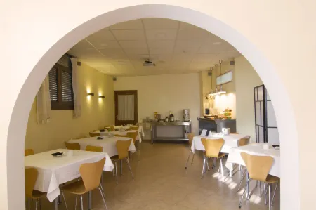 Hotel Mayno Отели в г. Альбалате-де-Сорита