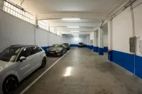 Hotel Plaza de La Paz - parking