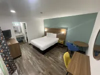 Beyond Stay Hotel - parking