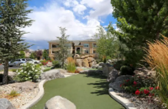 New Cozy & Stylish 1BR with Heated Pool, Relaxing Spa & Sauna Hotels in 