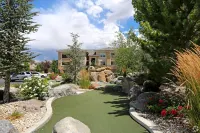 New Cozy & Stylish 1BR with Heated Pool, Relaxing Spa & Sauna