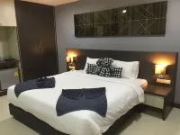 At Sakon Hotel Hotels near Khu Mak Suea Crematorium