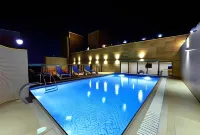 Iridium 70 Hotel - piscina