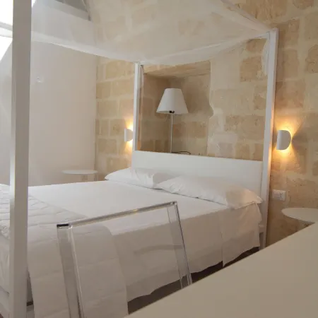 Lamia Room Rentals