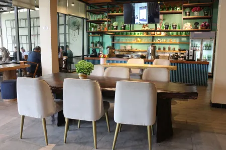 Crew Express Hotel Отели в г. Percut Sei Tuan