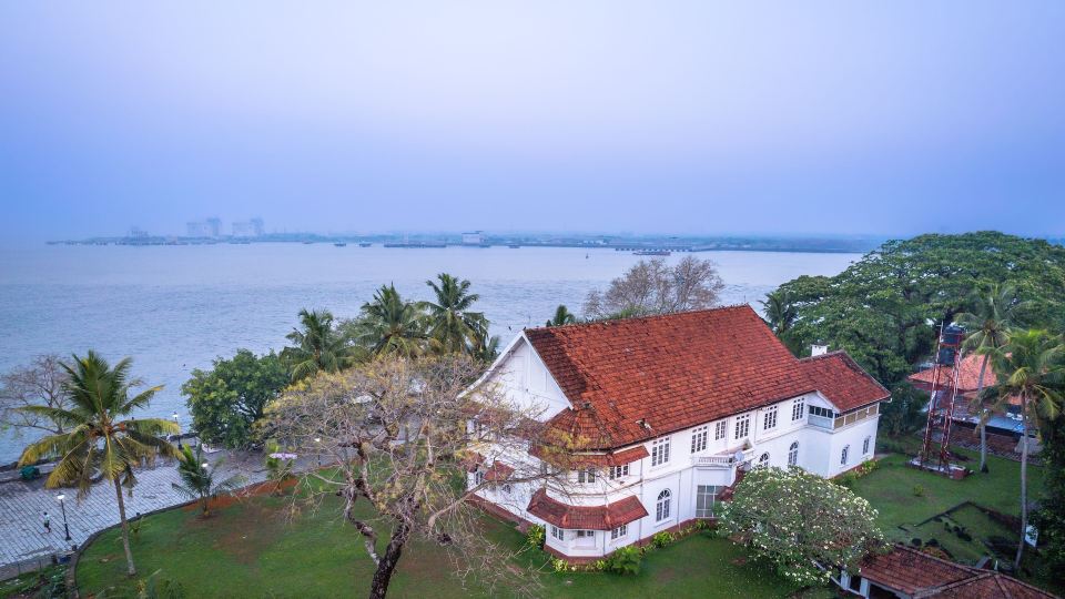 Amritara Poovath Beachfront Heritage