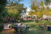 Chamberlin Inn Hotels near Sierra