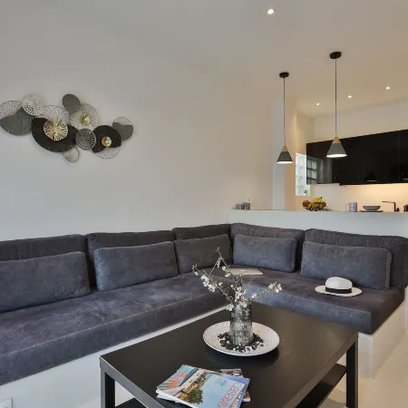 Penthouse & Apartments by the Sea Airport Airstay Отели в г. Спата-Артемида