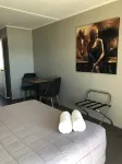 Lakes Edge Holiday Park