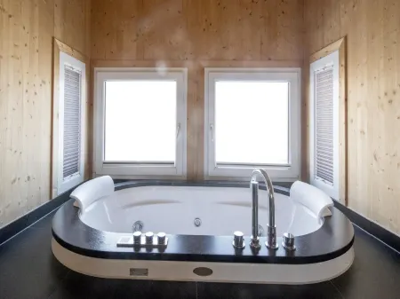 Lovely Chalet in Turracherhöhe with Sauna & Indoor Hot Tub Отели в г. Предлиц-Туррах