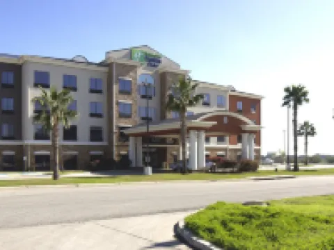 Holiday Inn Express & Suites SEGUIN by IHG Hotels in Seguin