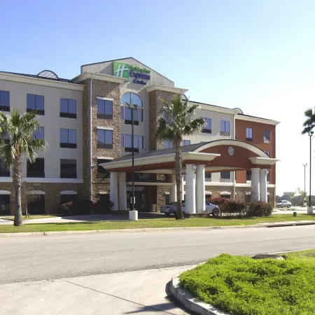 Holiday Inn Express & Suites SEGUIN by IHG