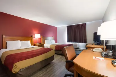 Econo Lodge Inn & Suites