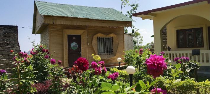 Gorkha Hamlet Resort โรงแรมในซอราฮา