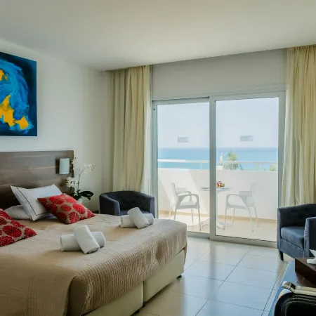 Theo Sunset Bay Hotel