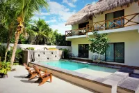 La Puerta Azul Beachfront - Adults Only