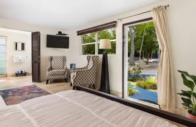 Azul del Mar Hotels near Phantom Fireworks of Key Largo