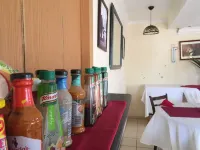 The Curve Guest House - breakfast