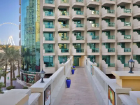 هيلتون دبي جميرا Hotels near Marina Beach