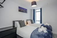 Watford Cassio Deluxe - Modernview Serviced Accommodation - bar