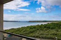 Apartment 10 Waterstone House - Luxury Apartment with Sea Views