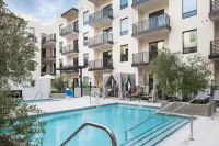 Sentral Old Town - Pools