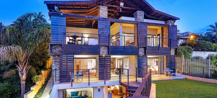 Dolphin Coast Yolo Spaces - Ballito Beach House Villa Hotels in Ballito