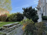 Leevin Hostel George فنادق في 