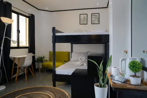 The Palms Resort & Bar Hotels in San Narciso