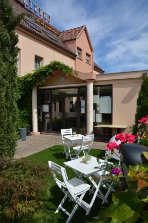 Hotel Restaurant Crystal Отели в г. Банфельд