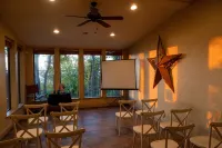 Lone Star Lodge and Marina