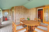 Avonlea Forest Hill Cottages Hotels in Queens County