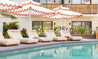 White Sands Hotel