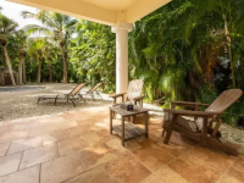White Orchid Apartments Hotels in Iona