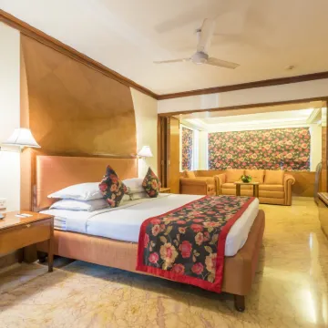 Hotel Parle International Hotels near NMIMS