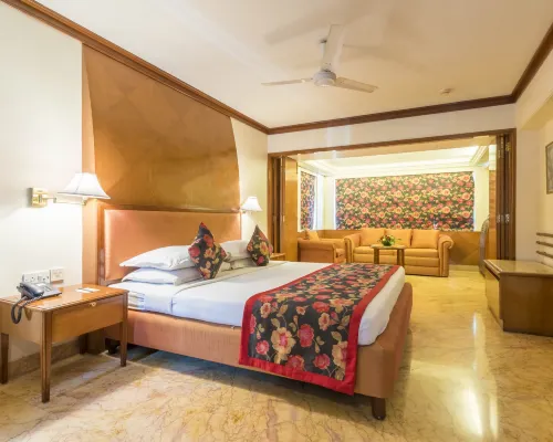 Hotel Parle International Hotels near NMIMS