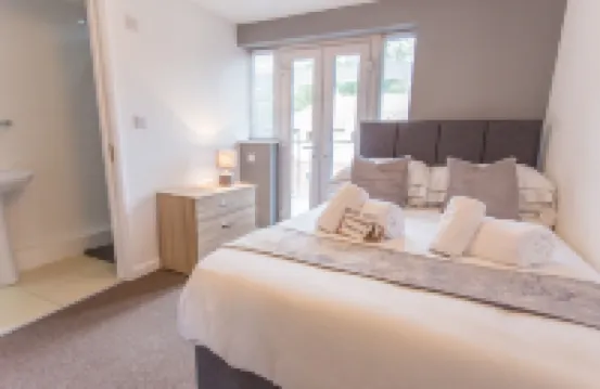 Weekly & Monthly Stays Available, Leisure & Business, 2 Bedrooms, Near Jr Hospital, Oxford - balcon